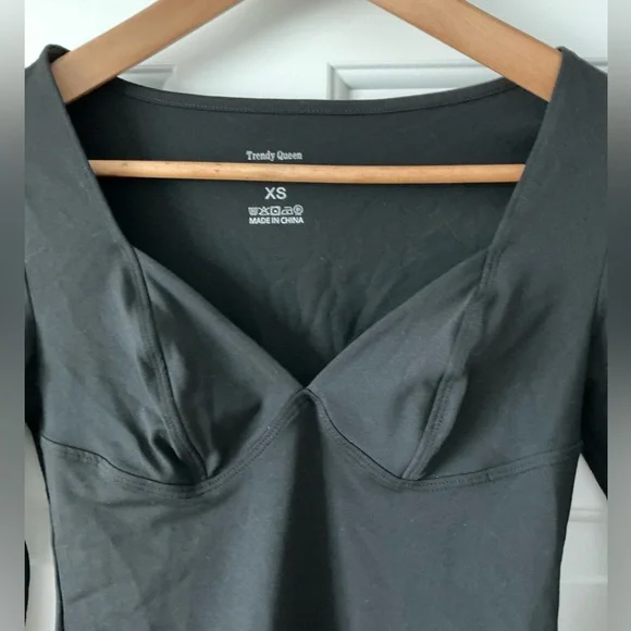 Trendy Queen Black V-Neck Long Sleeve Women's Top XS - Picture 12 of 12